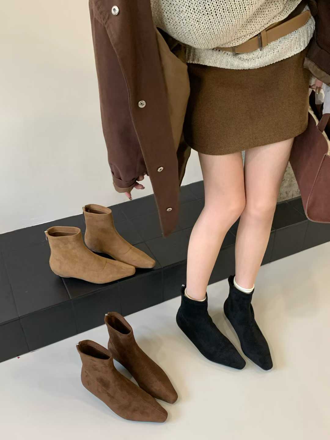 2026 New Fall Winter Pointed Toe Flat Ankle Boots Women Suede Slim Fit Stretch Boots Short Boots